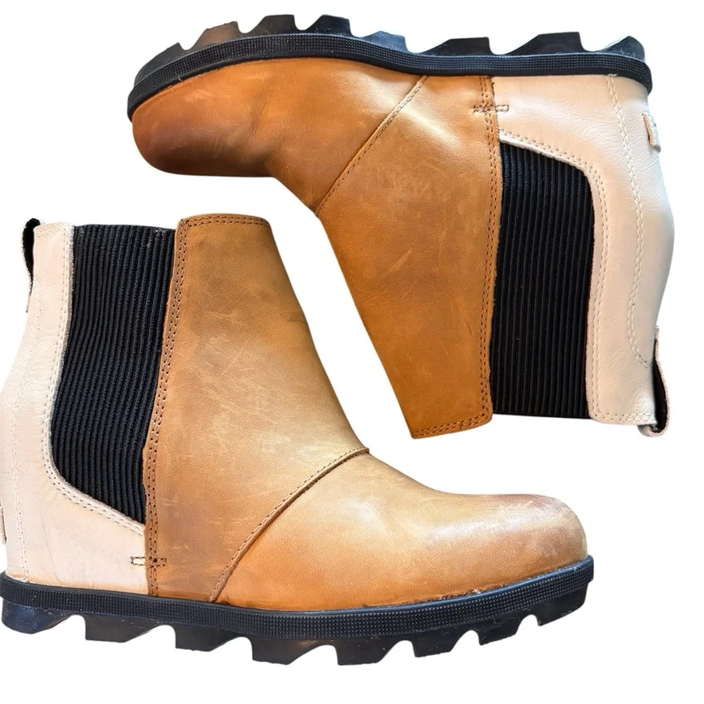 SOREL Joan Of Arctic Leather Wedge Chelsea Boots in Carmel Brown White,size 9
